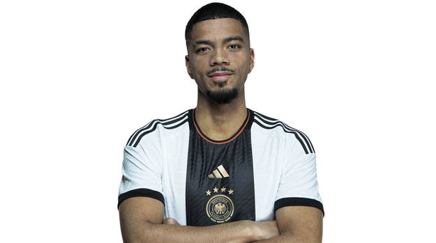 Fußballer Benjamin Henrichs nach Debüt “Von Anfang” gemobbt bigFM